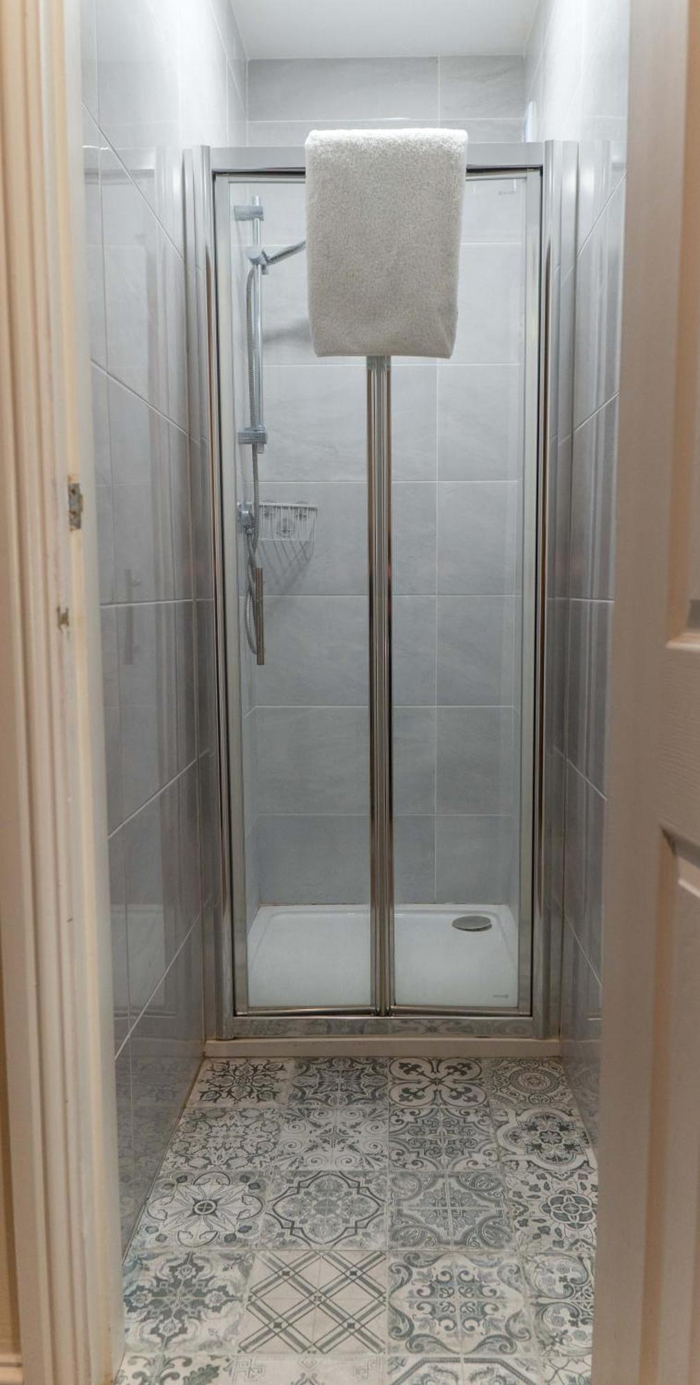 Glancys Accomadation Carrick on Shannon Eksteriør billede